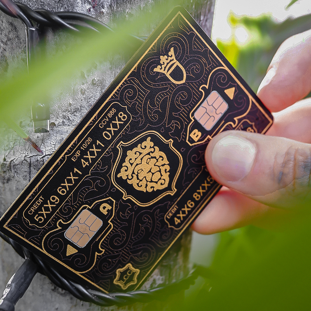 Custom Metal Credit Cards : Carbon Co Skin